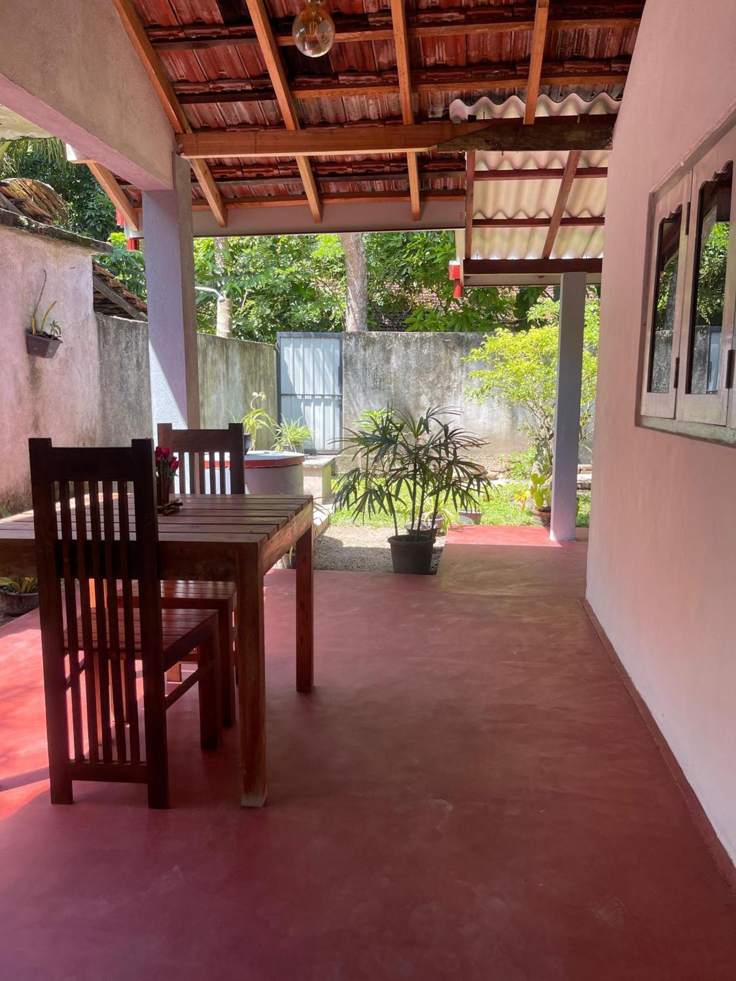 Ostello Surf Resort Ahangama Exterior photo